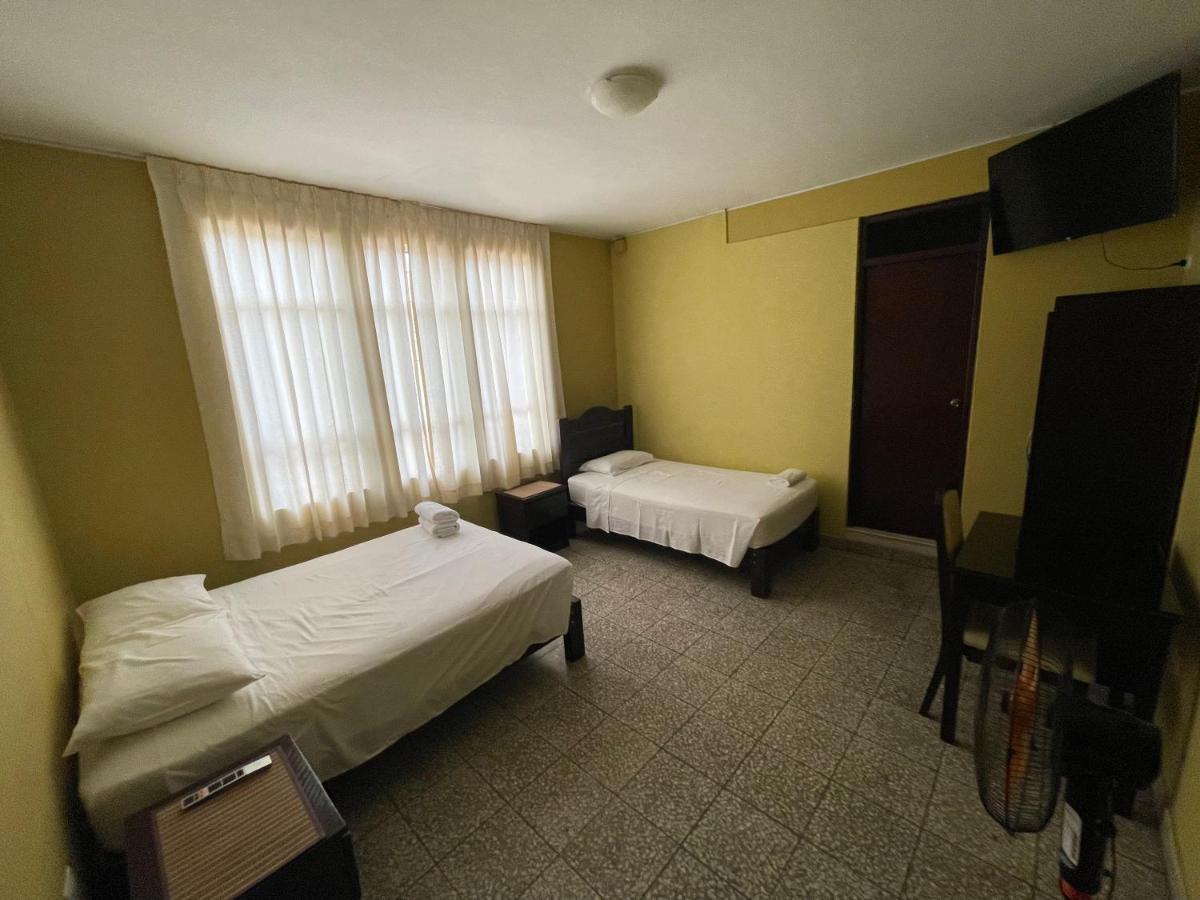 Hotel Calmelia Piura Exterior photo