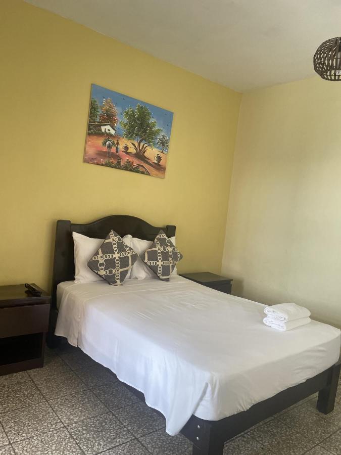 Hotel Calmelia Piura Exterior photo